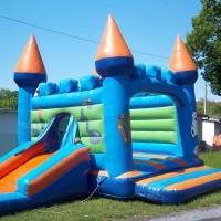 Kinderhüpfburg groß - Modell Schloss mit Rutsche